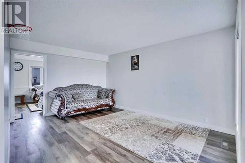 2490 Catalina Boulevard Ne, Calgary, AB - Indoor Photo Showing Bedroom