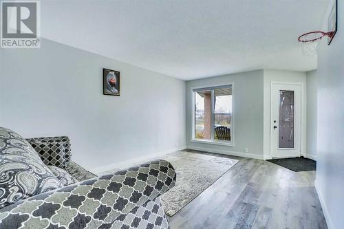 2490 Catalina Boulevard Ne, Calgary, AB - Indoor Photo Showing Other Room