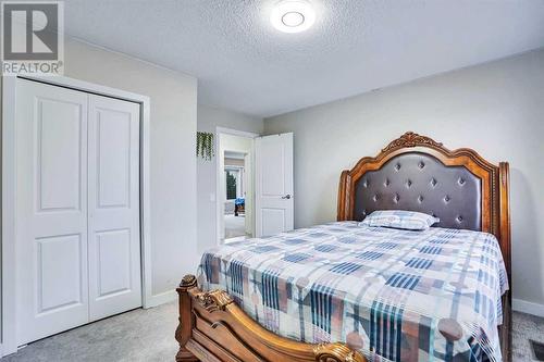 2490 Catalina Boulevard Ne, Calgary, AB - Indoor Photo Showing Bedroom