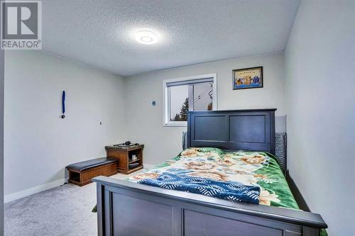 2490 Catalina Boulevard Ne, Calgary, AB - Indoor Photo Showing Other Room