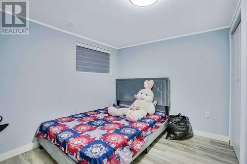 2490 Catalina Boulevard Ne, Calgary, AB - Indoor Photo Showing Bedroom