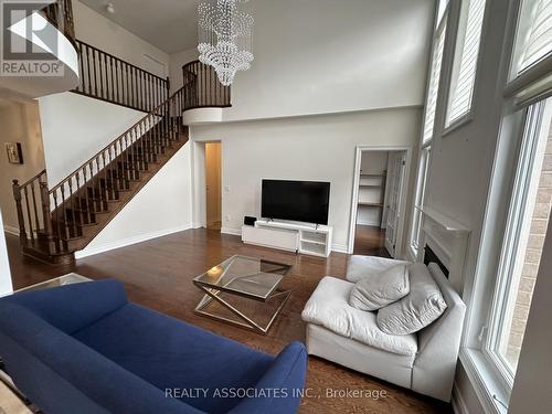 22 Carolina Rose Crescent, Markham, ON - Indoor Photo Showing Living Room