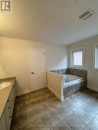 22 Carolina Rose Crescent, Markham, ON - Indoor Photo Showing Bathroom