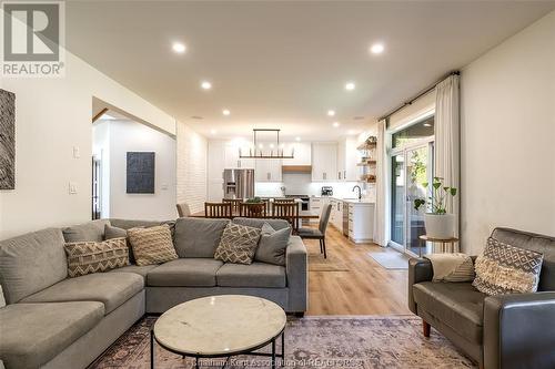 77 Tuscany Trail, Chatham, ON - Indoor Photo Showing Living Room