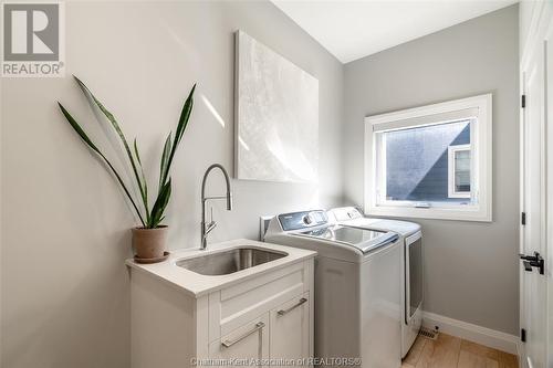 77 Tuscany Trail, Chatham, ON - Indoor Photo Showing Laundry Room