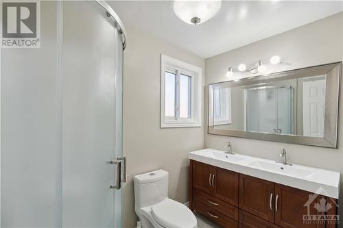 6 Shadetree Crescent, Ottawa, ON - Indoor Photo Showing Bathroom