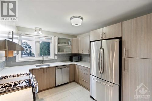 6 Shadetree Crescent, Ottawa, ON - Indoor Photo Showing Kitchen