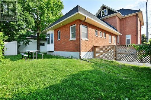 Lovely fenced back yard - 7 Argyle Street, Renfrew, ON - Outdoor