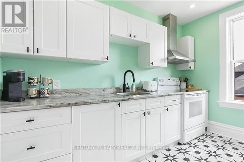 7 Argyle Street, Renfrew, ON - Indoor Photo Showing Kitchen