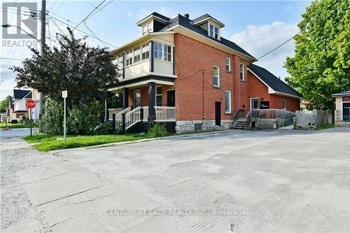 7 Argyle Street S, Renfrew, ON 