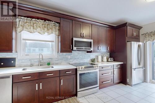 80 Moores Beach Road, Georgina, ON - Indoor Photo Showing Kitchen With Upgraded Kitchen