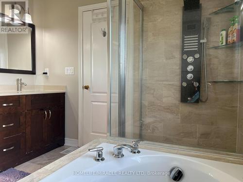 91 Earlsbridge Boulevard, Brampton, ON - Indoor Photo Showing Bathroom