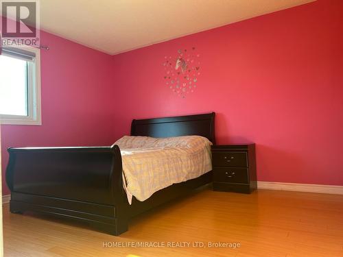 91 Earlsbridge Boulevard, Brampton, ON - Indoor Photo Showing Bedroom