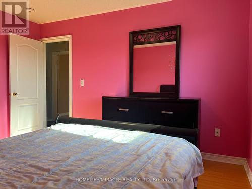 91 Earlsbridge Boulevard, Brampton, ON - Indoor Photo Showing Bedroom