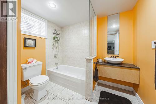 1451 6Th Con Road W, Hamilton, ON - Indoor Photo Showing Bathroom