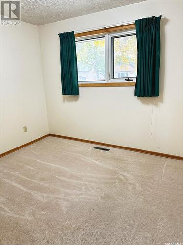 7469 Lake Avenue, Gull Lake, SK - Indoor Photo Showing Other Room