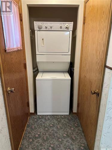 7469 Lake Avenue, Gull Lake, SK - Indoor Photo Showing Laundry Room