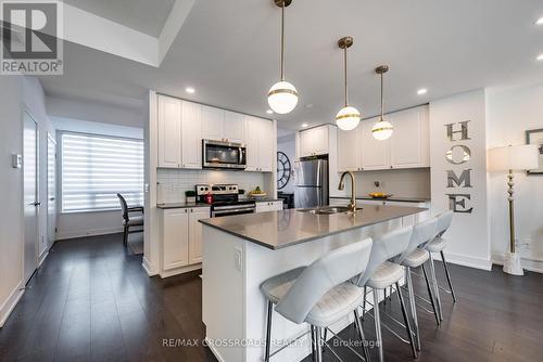 Th16 - 1245 Bayly Street, Pickering, ON - Indoor Photo Showing Kitchen With Upgraded Kitchen