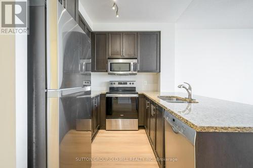 515 - 9245 Jane Street, Vaughan, ON - Indoor Photo Showing Kitchen With Double Sink With Upgraded Kitchen