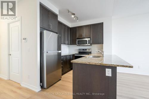 515 - 9245 Jane Street, Vaughan, ON - Indoor Photo Showing Kitchen