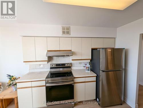 1103 - 175 Bamburgh Circle, Toronto, ON - Indoor Photo Showing Kitchen