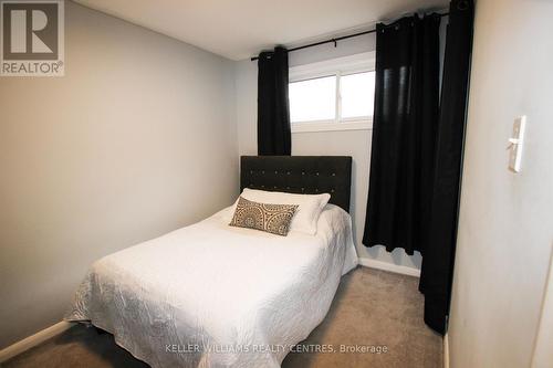 224 Axminster Drive, Richmond Hill, ON - Indoor Photo Showing Bedroom