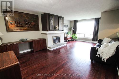 224 Axminster Drive, Richmond Hill, ON - Indoor Photo Showing Living Room With Fireplace