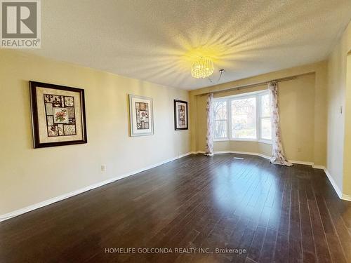 35 Tannery Creek Crescent, Aurora, ON - Indoor Photo Showing Other Room