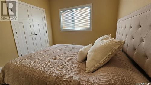 141 Valley Park Place, Swift Current, SK - Indoor Photo Showing Bedroom