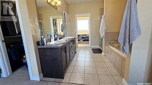 141 Valley Park Place, Swift Current, SK - Indoor Photo Showing Bathroom