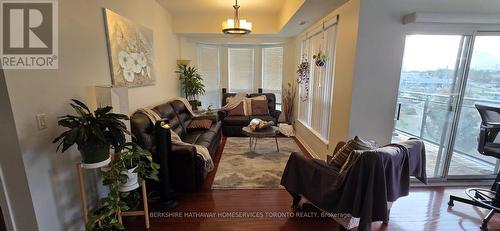 408 - 2 Maison Parc Court, Vaughan, ON - Indoor