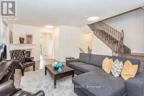 531 Stream Crescent, Oakville, ON - Indoor Photo Showing Living Room