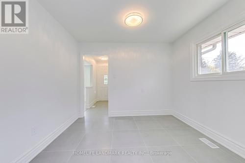 146 Manning Avenue, Hamilton, ON - Indoor Photo Showing Other Room