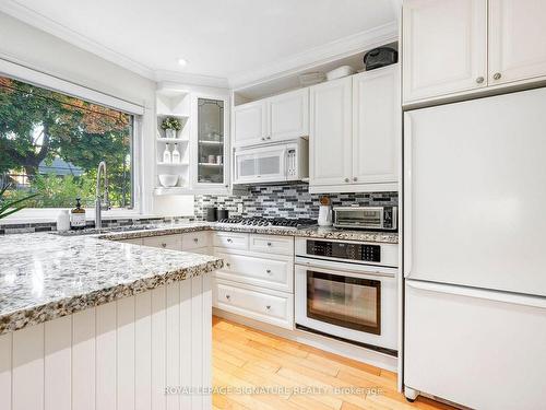 914 Royal York Rd, Toronto, ON - Indoor Photo Showing Kitchen With Upgraded Kitchen