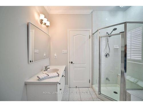 2230 Nightingale Way, Oakville, ON - Indoor Photo Showing Bathroom