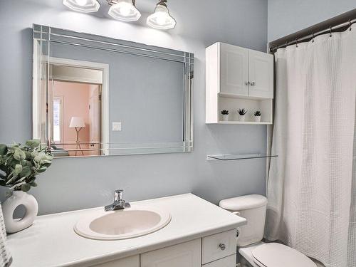 2230 Nightingale Way, Oakville, ON - Indoor Photo Showing Bathroom