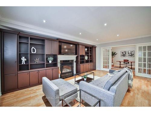 2230 Nightingale Way, Oakville, ON - Indoor Photo Showing Living Room With Fireplace