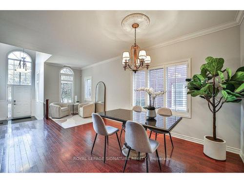 2230 Nightingale Way, Oakville, ON - Indoor Photo Showing Dining Room