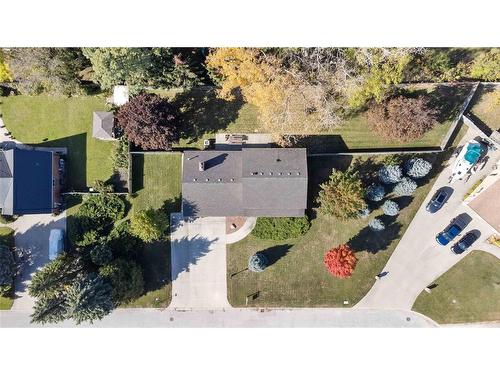 27 Metcalfe Drive, Sarnia, ON 