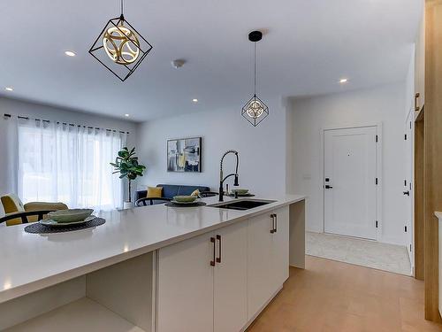 Cuisine - 4-81 Rue Janine-Sutto, Cowansville, QC - Indoor Photo Showing Kitchen With Double Sink