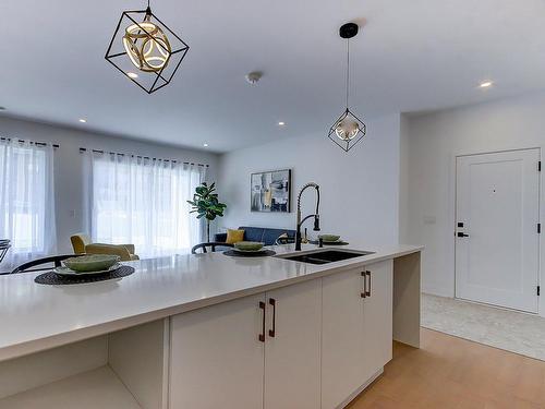 Cuisine - 4-81 Rue Janine-Sutto, Cowansville, QC - Indoor Photo Showing Kitchen With Double Sink