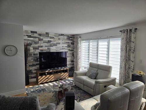 Salon - 4572 Rue De L'Onde, Lévis (Les Chutes-De-La-Chaudière-Est), QC - Indoor Photo Showing Living Room