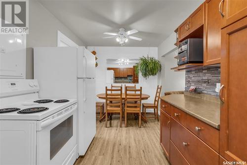 442 X Avenue N, Saskatoon, SK - Indoor Photo Showing Kitchen