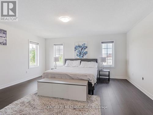 2240 Grainger Loop, Innisfil, ON - Indoor Photo Showing Bedroom