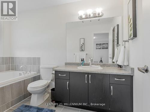 2240 Grainger Loop, Innisfil, ON - Indoor Photo Showing Bathroom