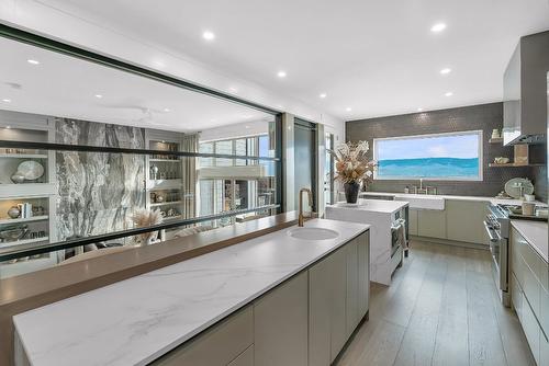 2305 Bridgeview Road, West Kelowna, BC - Indoor Photo Showing Kitchen