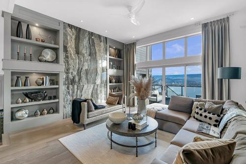 2305 Bridgeview Road, West Kelowna, BC - Indoor Photo Showing Living Room