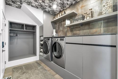 2305 Bridgeview Road, West Kelowna, BC - Indoor Photo Showing Laundry Room