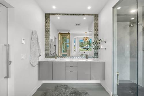 2305 Bridgeview Road, West Kelowna, BC - Indoor Photo Showing Bathroom