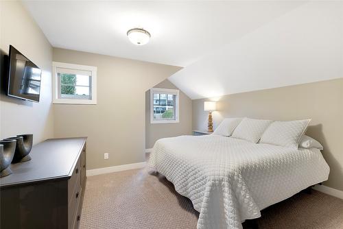 2305 Bridgeview Road, West Kelowna, BC - Indoor Photo Showing Bedroom